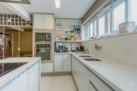Image 31 - 253736